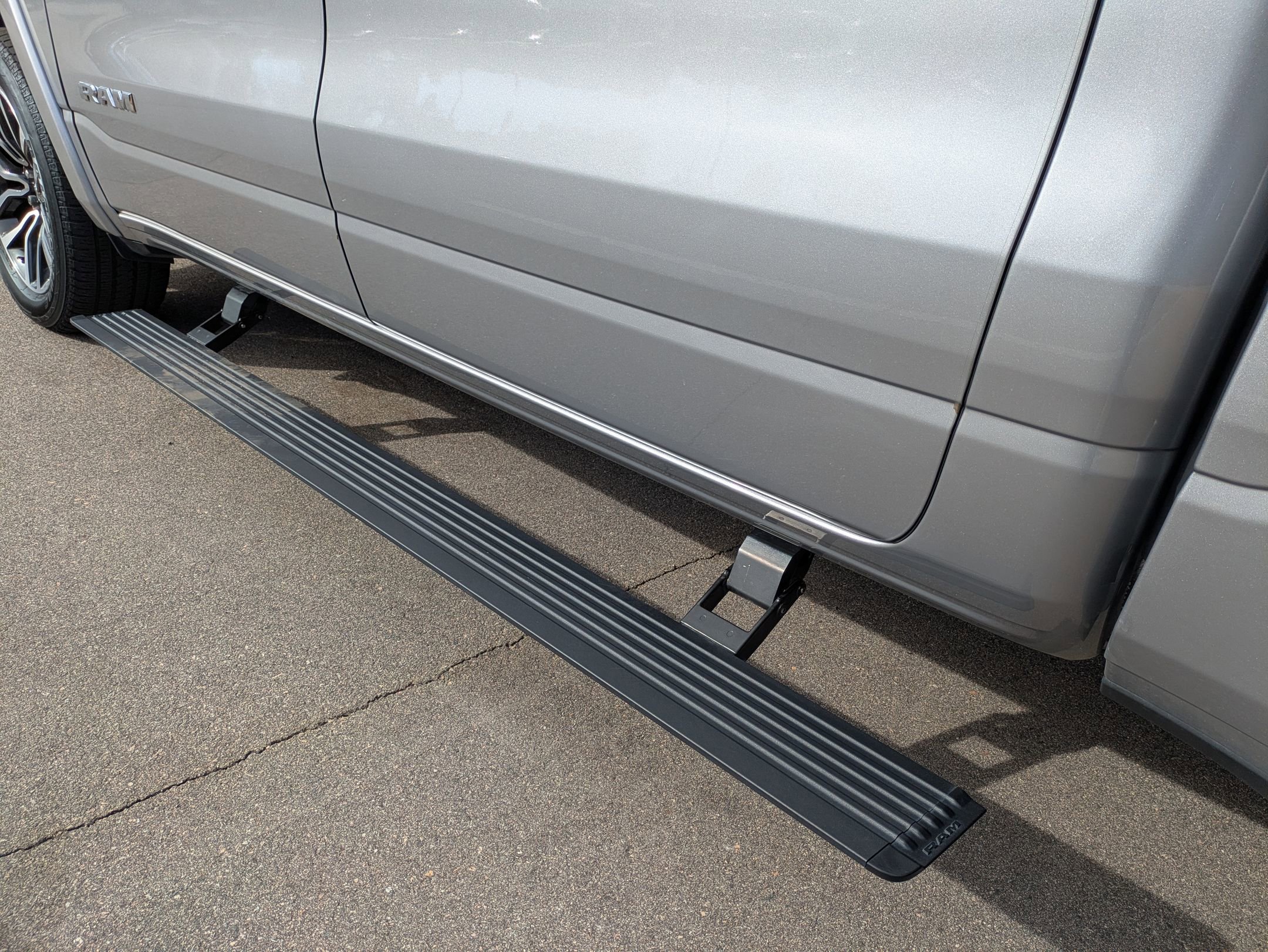 Used 2025 RAM 1500 Limited image 28