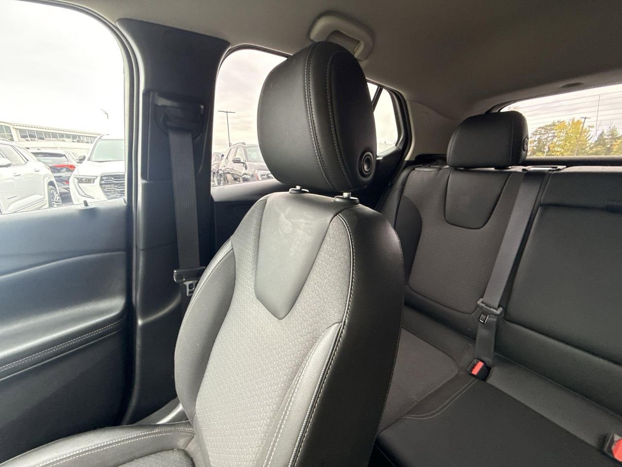 Certified 2023 Buick Encore GX Select w/ Sport Touring Package image 12