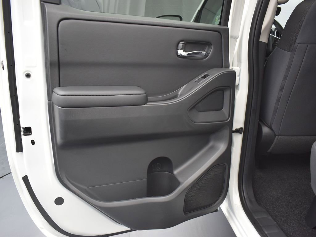 New 2025 Nissan Frontier SV w/ SV Convenience Package image 15