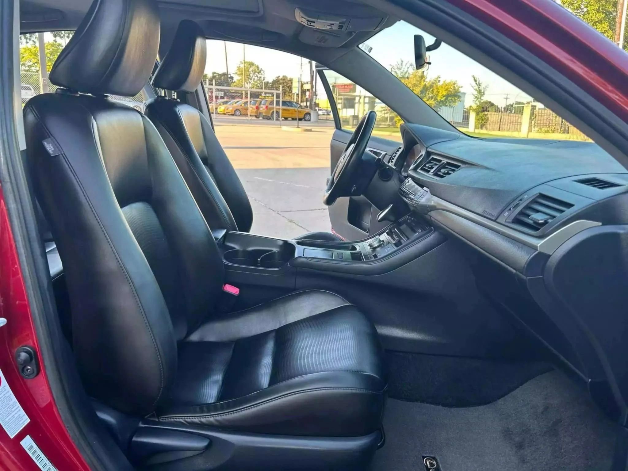 Used 2011 Lexus CT 200h Premium image 19