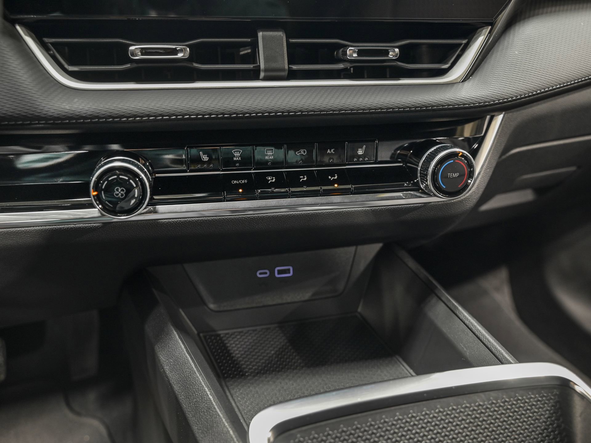 Used 2025 Chevrolet Equinox LT w/ Safety and Technology Package image 22