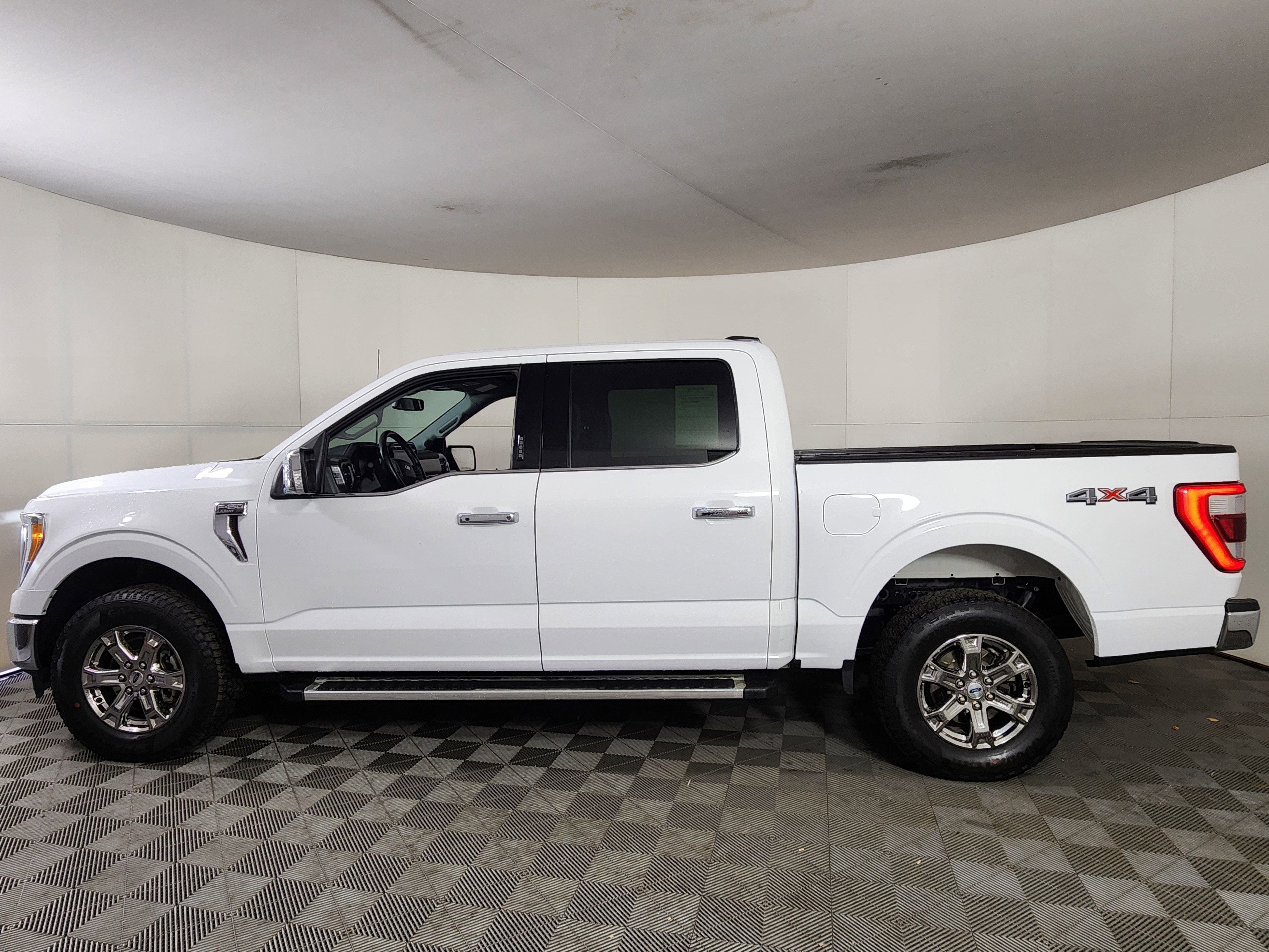 Used 2023 Ford F150 Lariat image 4