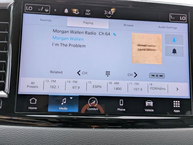 Used 2024 Chrysler Pacifica Touring-L FWD image 23