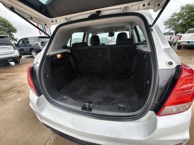 Used 2018 Chevrolet Trax LS FWD image 24