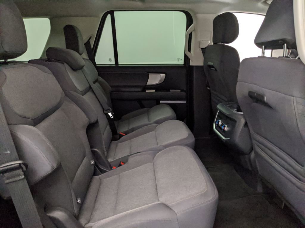 New 2025 Ford Expedition Active image 25