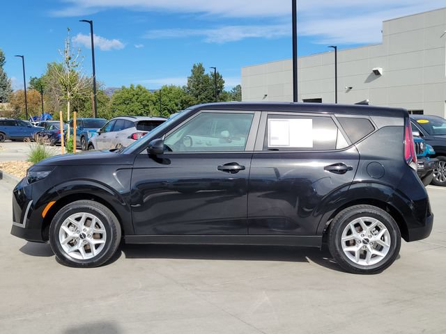 Certified 2025 Kia Soul LX w/ LX Technology Package FWD image 2