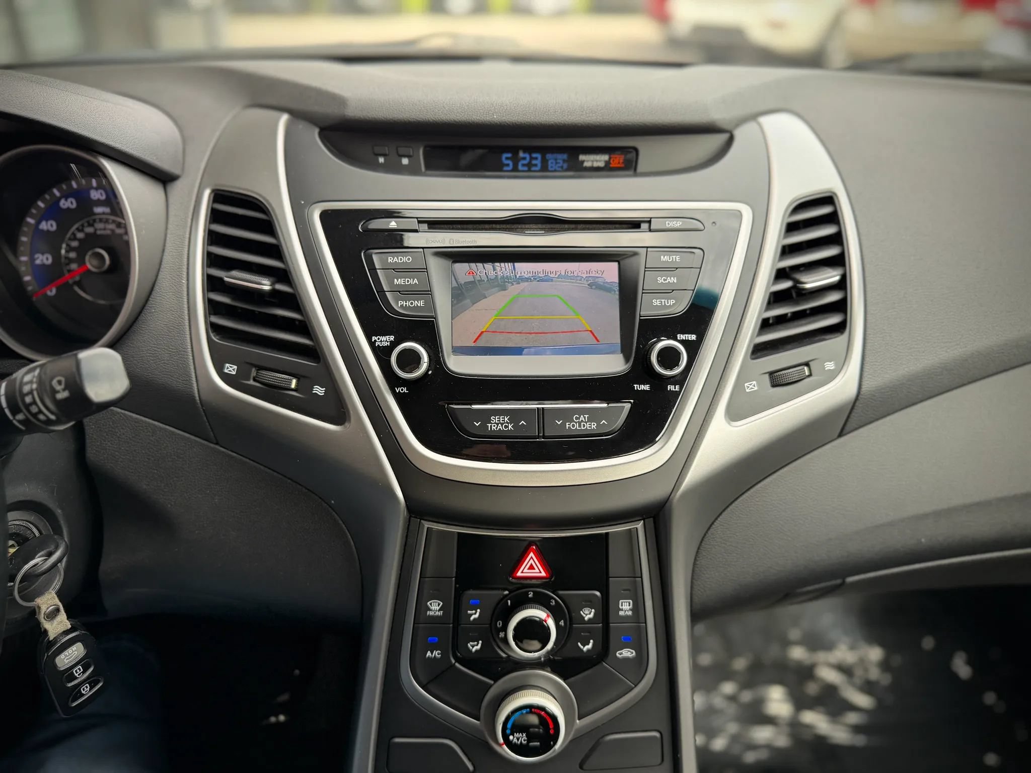 Used 2015 Hyundai Elantra SE w/ Option Group 03 FWD image 13