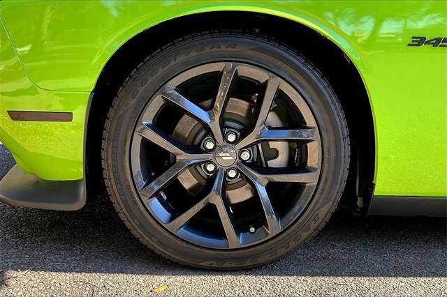Used 2023 Dodge Challenger R/T w/ Plus Package image 28