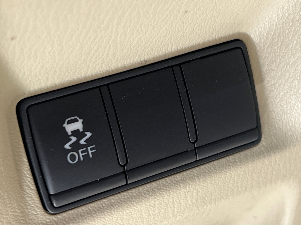 Used 2019 INFINITI Q70 Luxe image 17