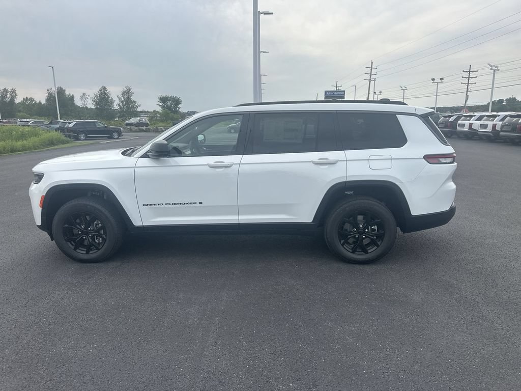 New 2026 Jeep Grand Cherokee L 4WD image 5