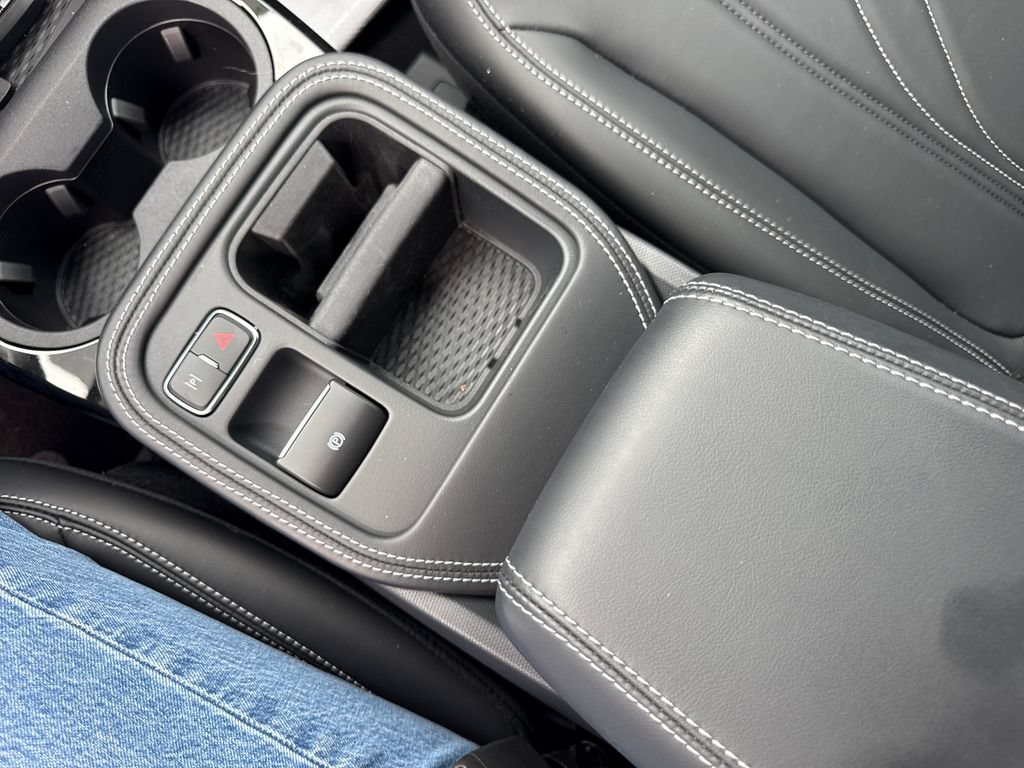 Used 2025 Ford Mustang Mach-E Select AWD/4WD image 32