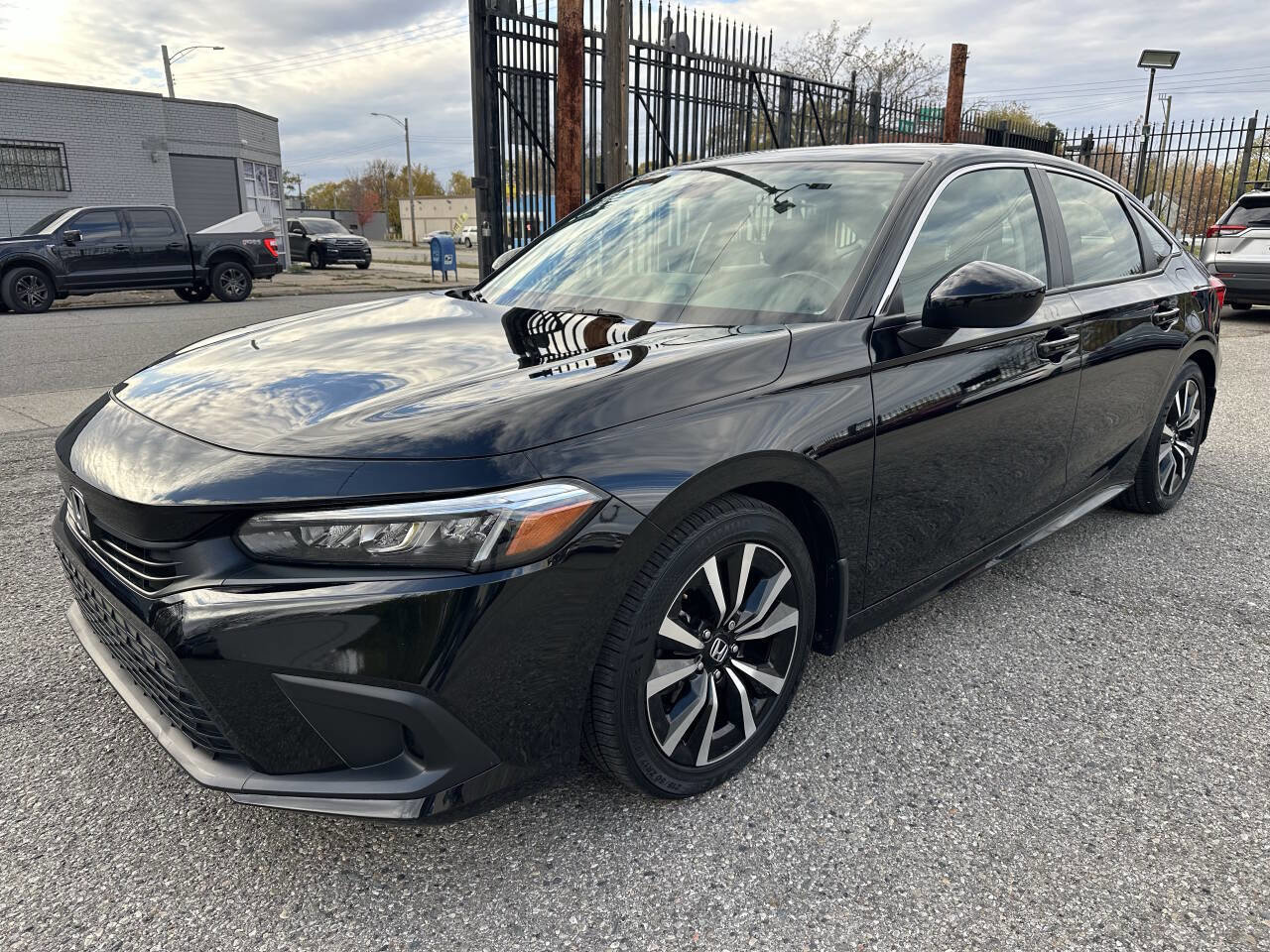 Used 2022 Honda Civic EX image 3