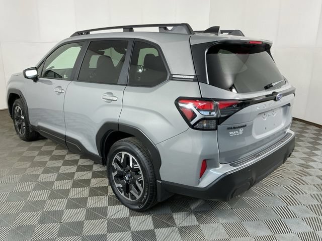 Used 2025 Subaru Forester Premium AWD/4WD image 10