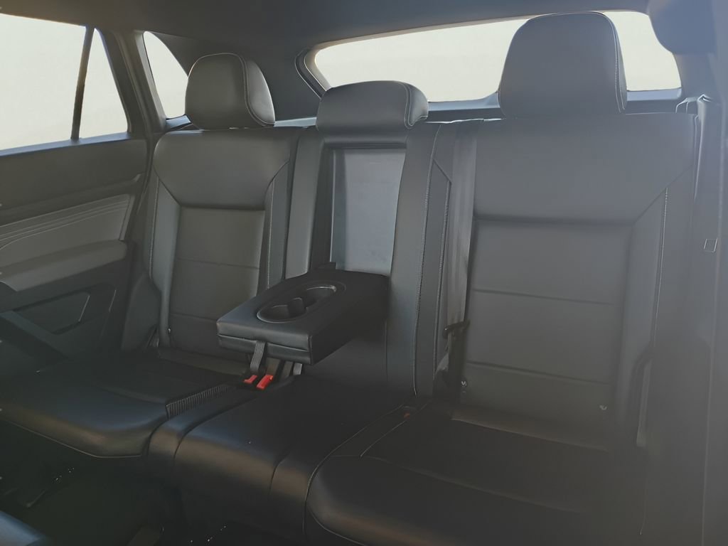 Used 2021 Volkswagen Atlas Cross Sport SE FWD image 12