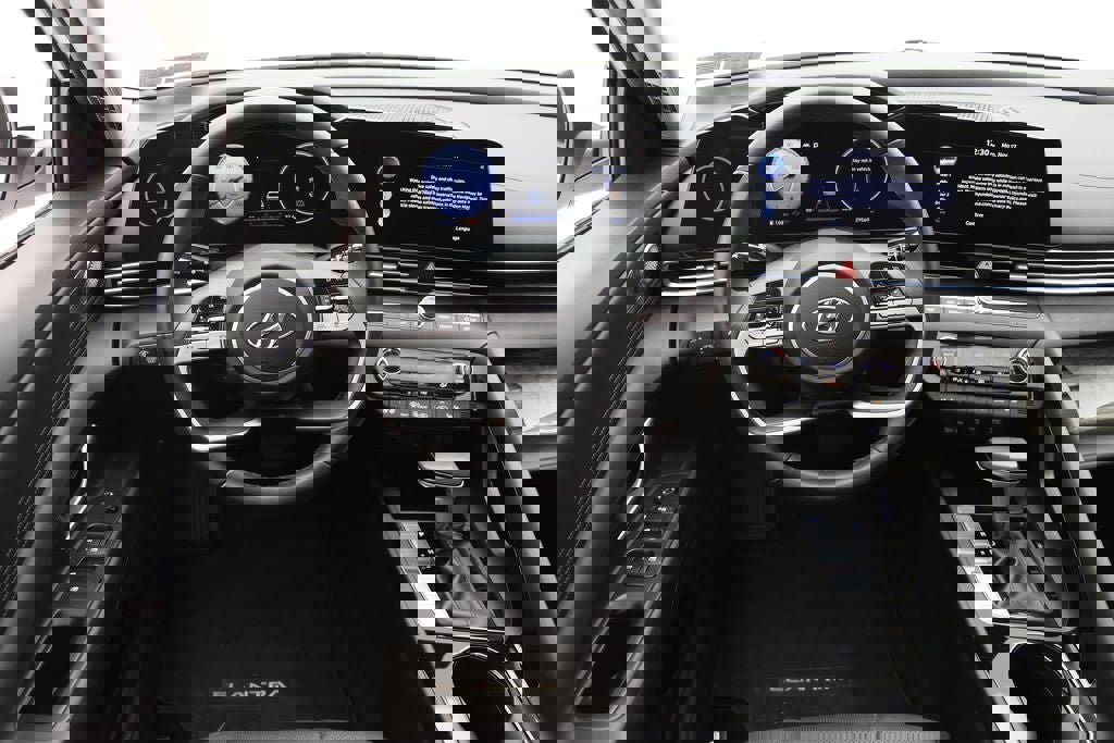 Used 2023 Hyundai Elantra Limited image 12