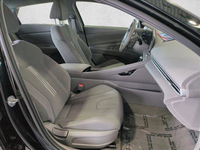 Used 2023 Hyundai Elantra SEL w/ Convenience Package image 20