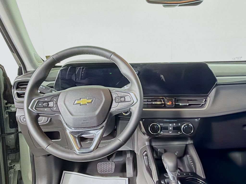 Used 2025 Chevrolet TrailBlazer LT w/ Convenience Package FWD image 20