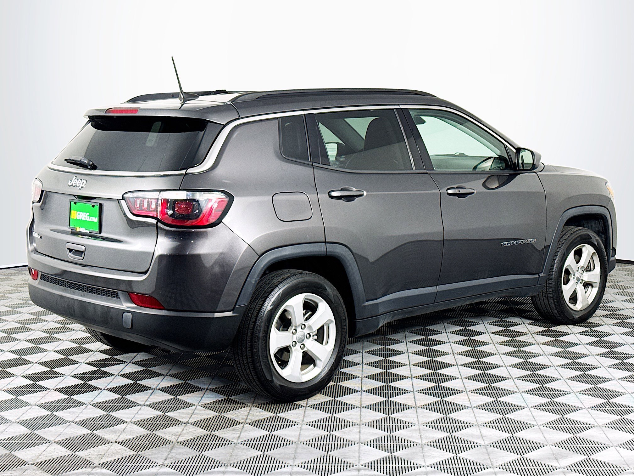 Used 2018 Jeep Compass Latitude w/ Popular Equipment Group image 10