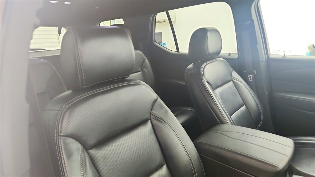Used 2023 Chevrolet Traverse LT image 24