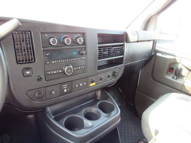 Used 2015 Chevrolet Express 2500 RWD image 32