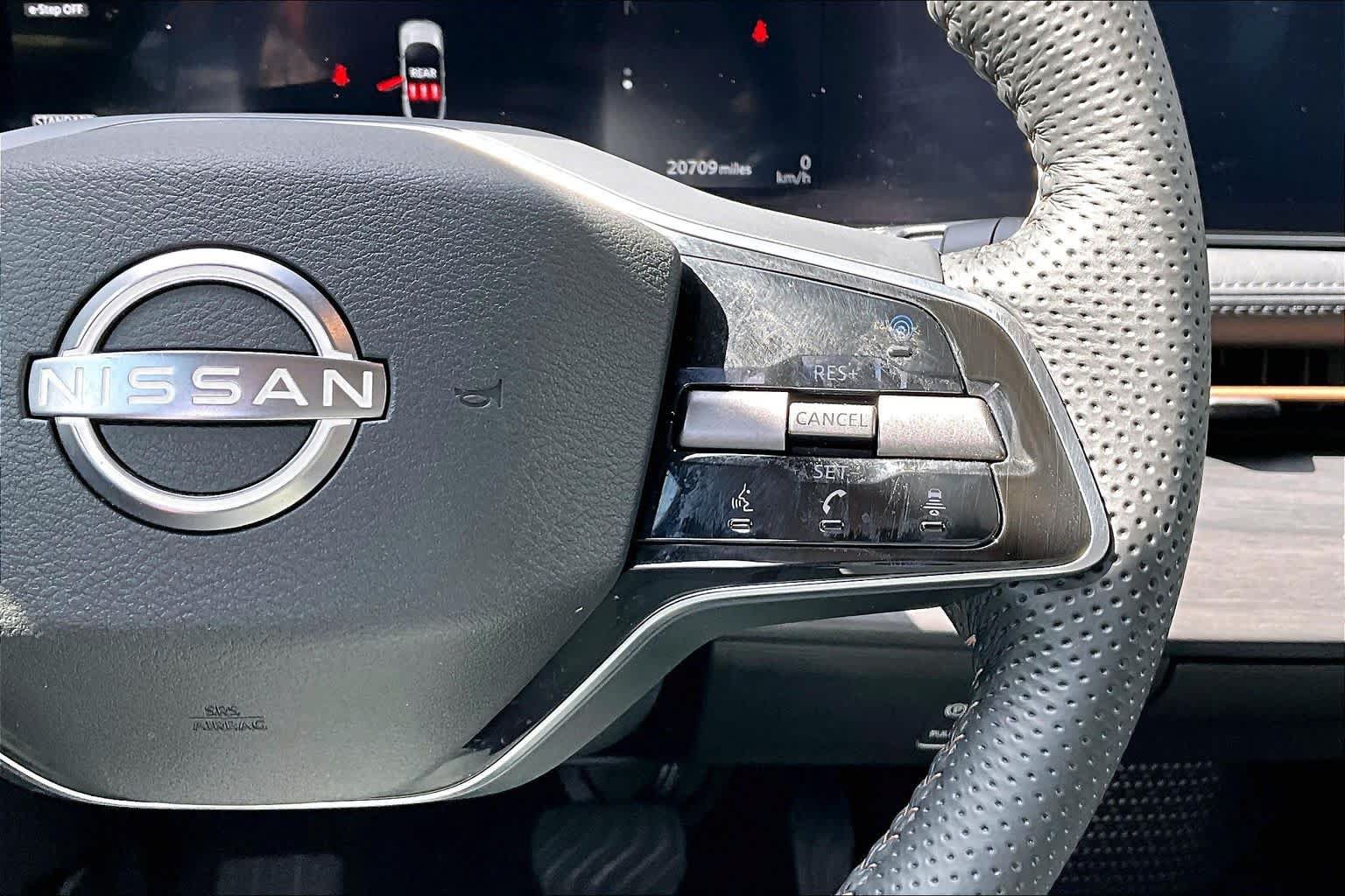 Used 2025 Nissan Ariya FWD image 24