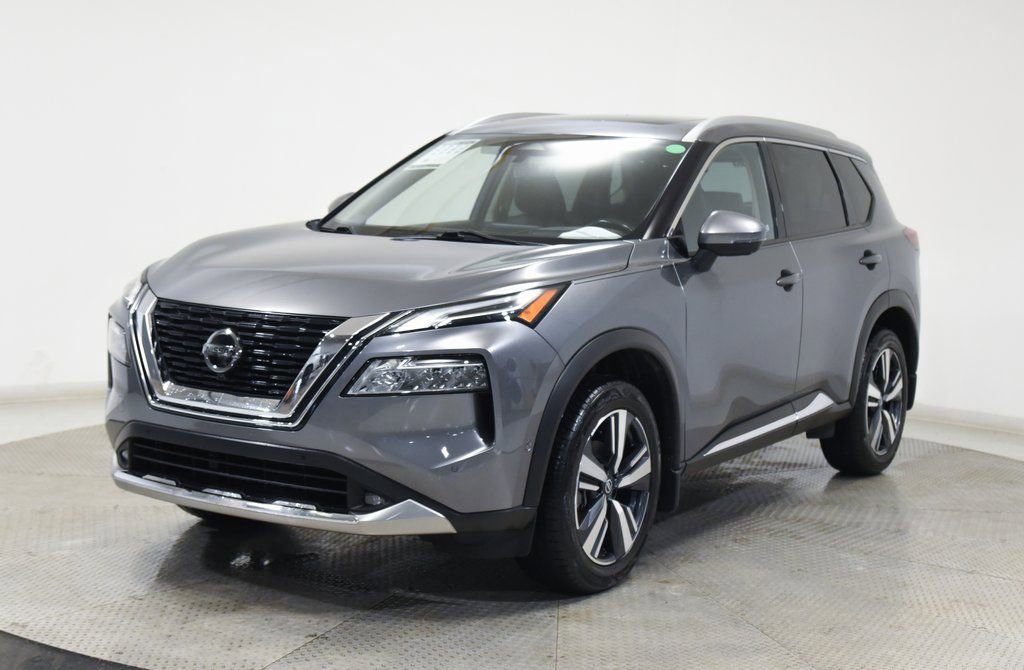 Used 2021 Nissan Rogue Platinum image 3