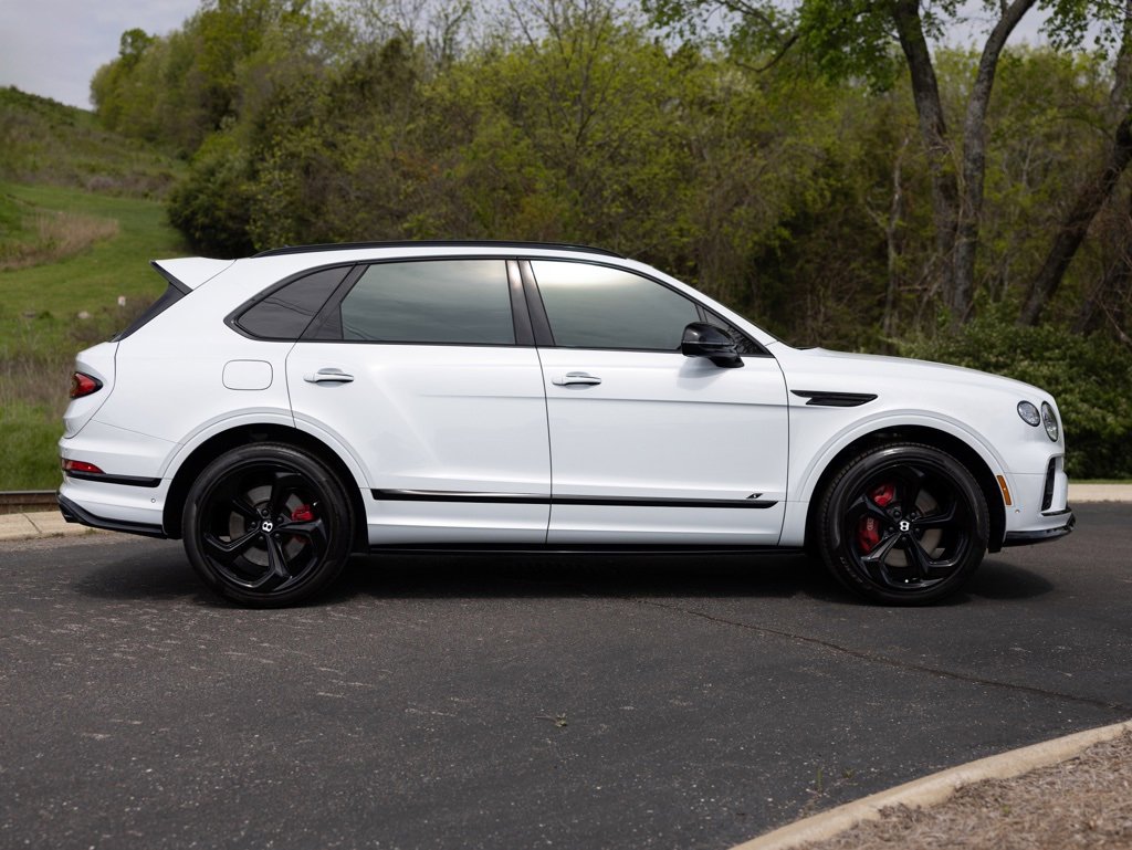 Used 2023 Bentley Bentayga image 12