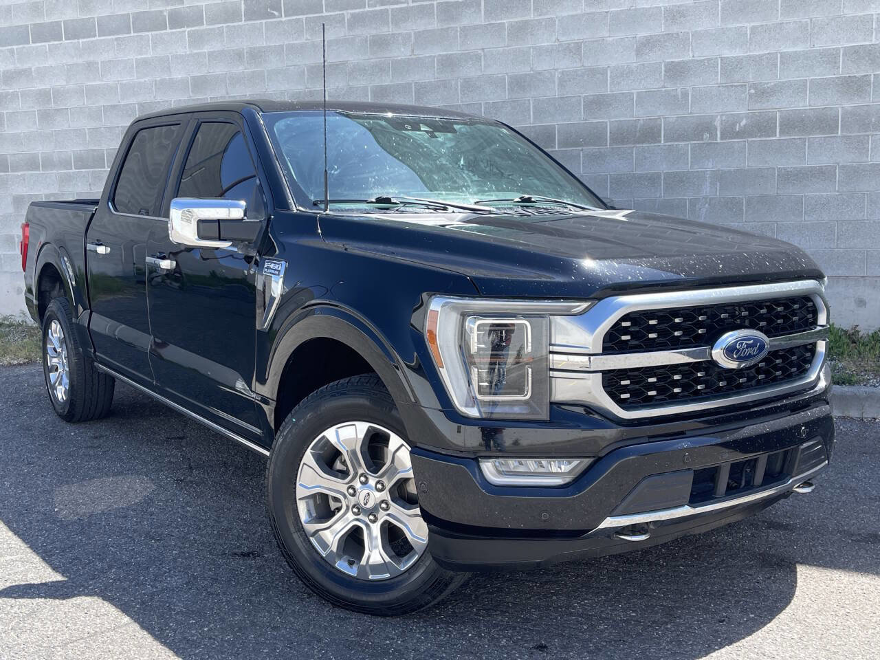 Used 2022 Ford F150 Platinum w/ FX4 Off-Road Package AWD/4WD image 1