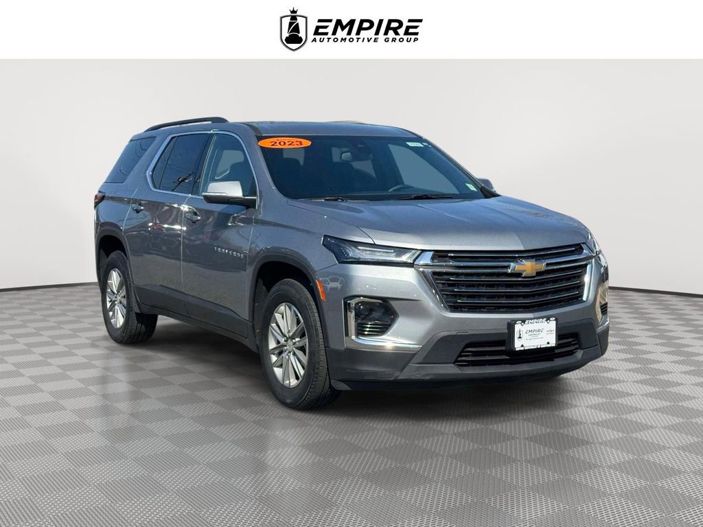 Used 2023 Chevrolet Traverse LT
