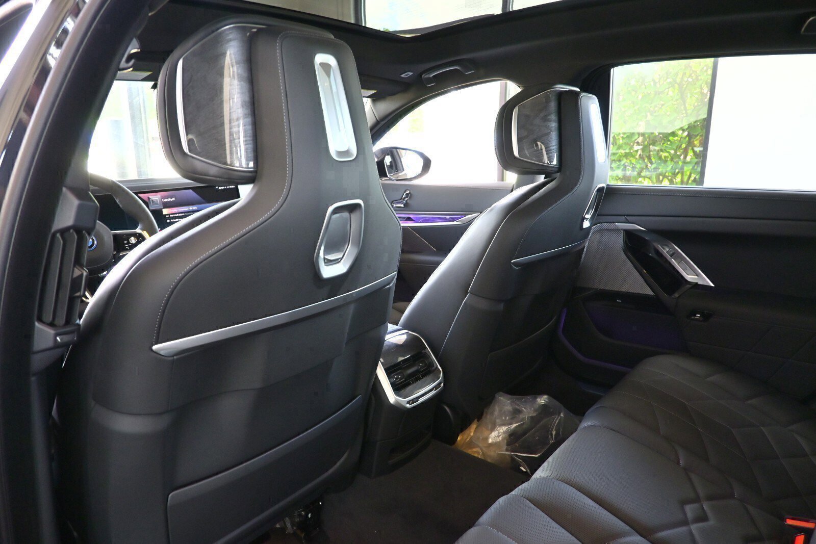 Used 2024 BMW i7 eDrive50 w/ M Sport Package image 12