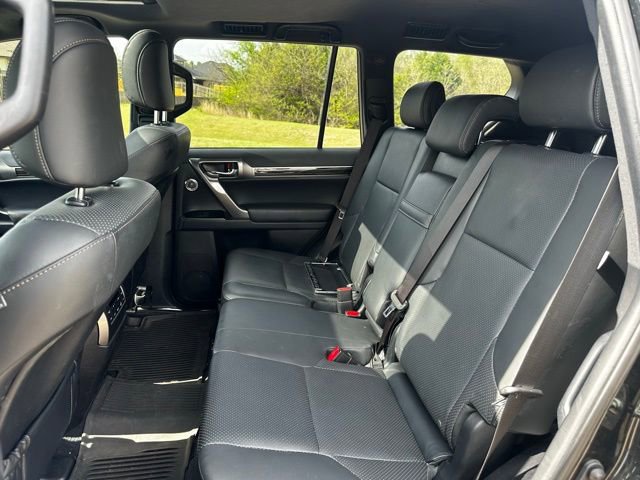 Used 2023 Lexus GX 460 Luxury w/ Accessory Package image 19