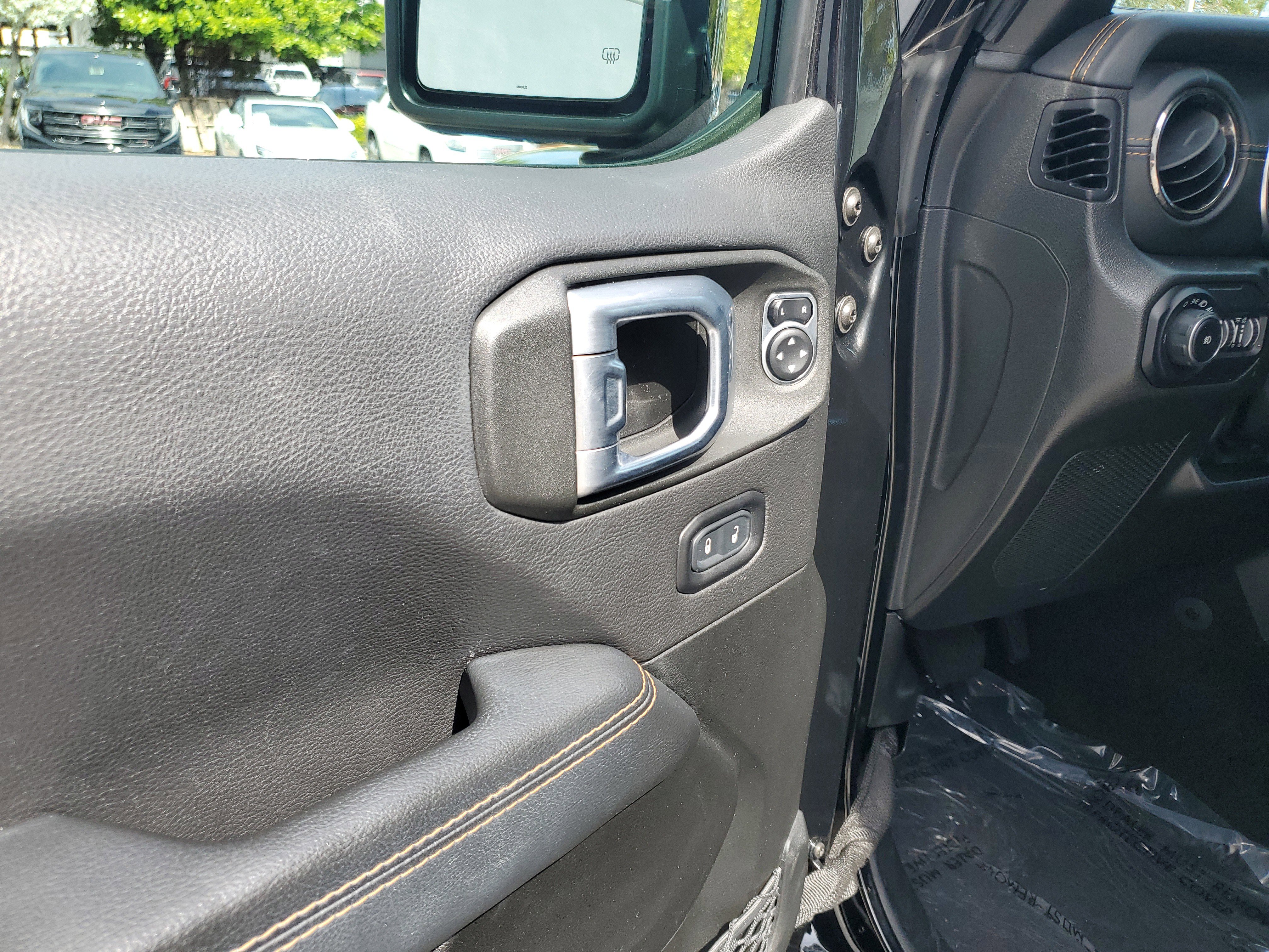 Used 2022 Jeep Wrangler Unlimited Sahara image 18