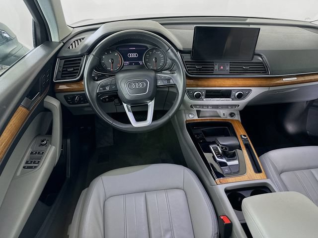 Used 2023 Audi Q5 2.0T Premium w/ Convenience Package AWD/4WD image 4
