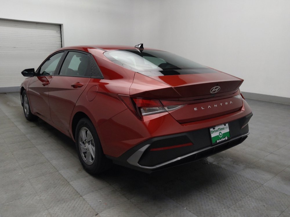 Used 2025 Hyundai Elantra SE image 5