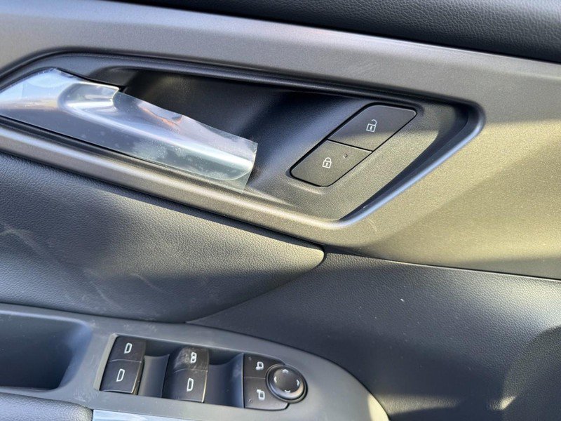 New 2026 Chevrolet Traverse LT image 10