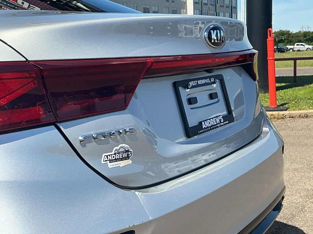 Used 2020 Kia Forte LXS FWD image 11