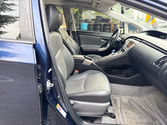 Used 2014 Toyota Prius Four w/ Solar Roof Package FWD image 12