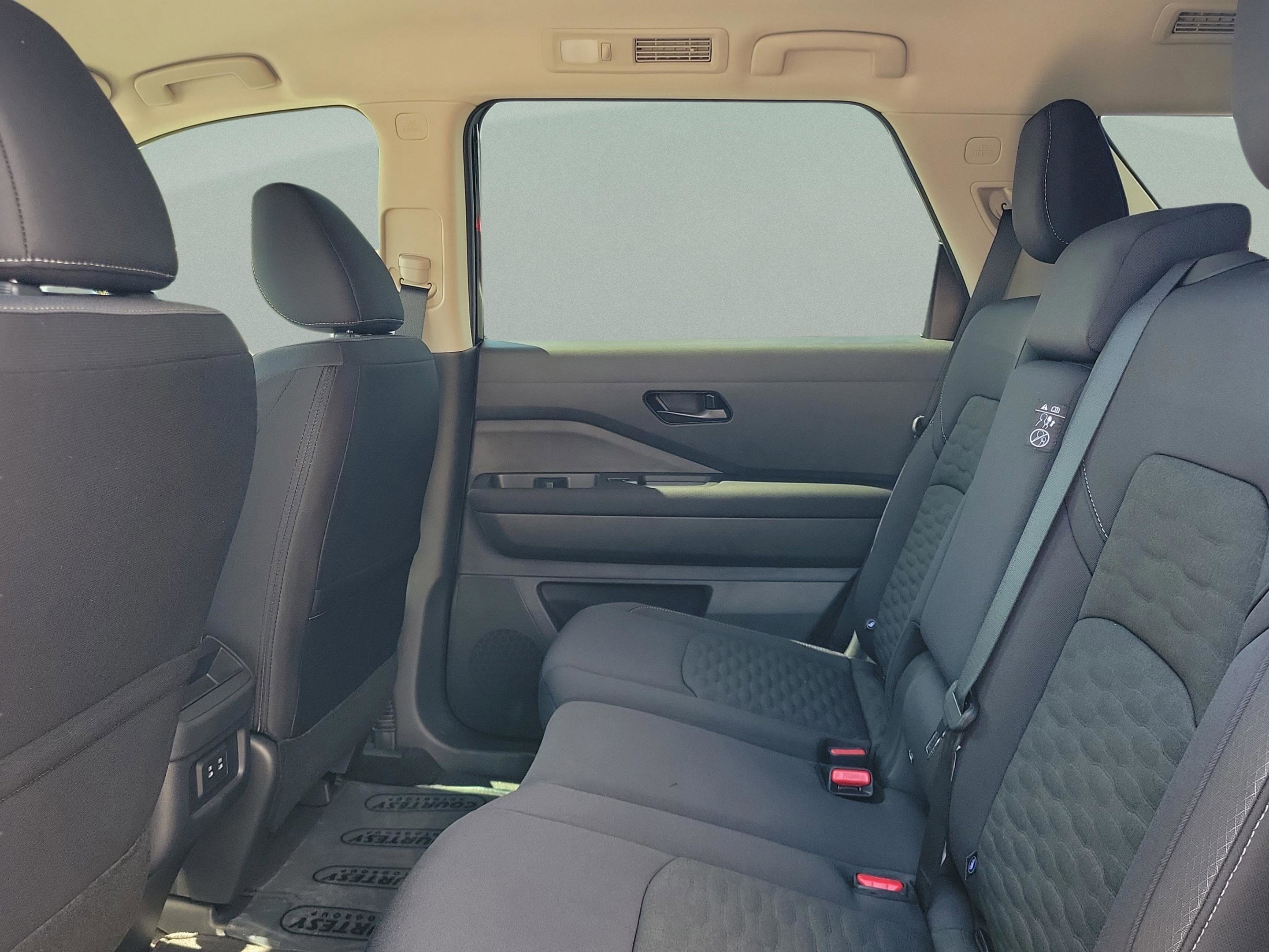 New 2026 Nissan Pathfinder SV image 11