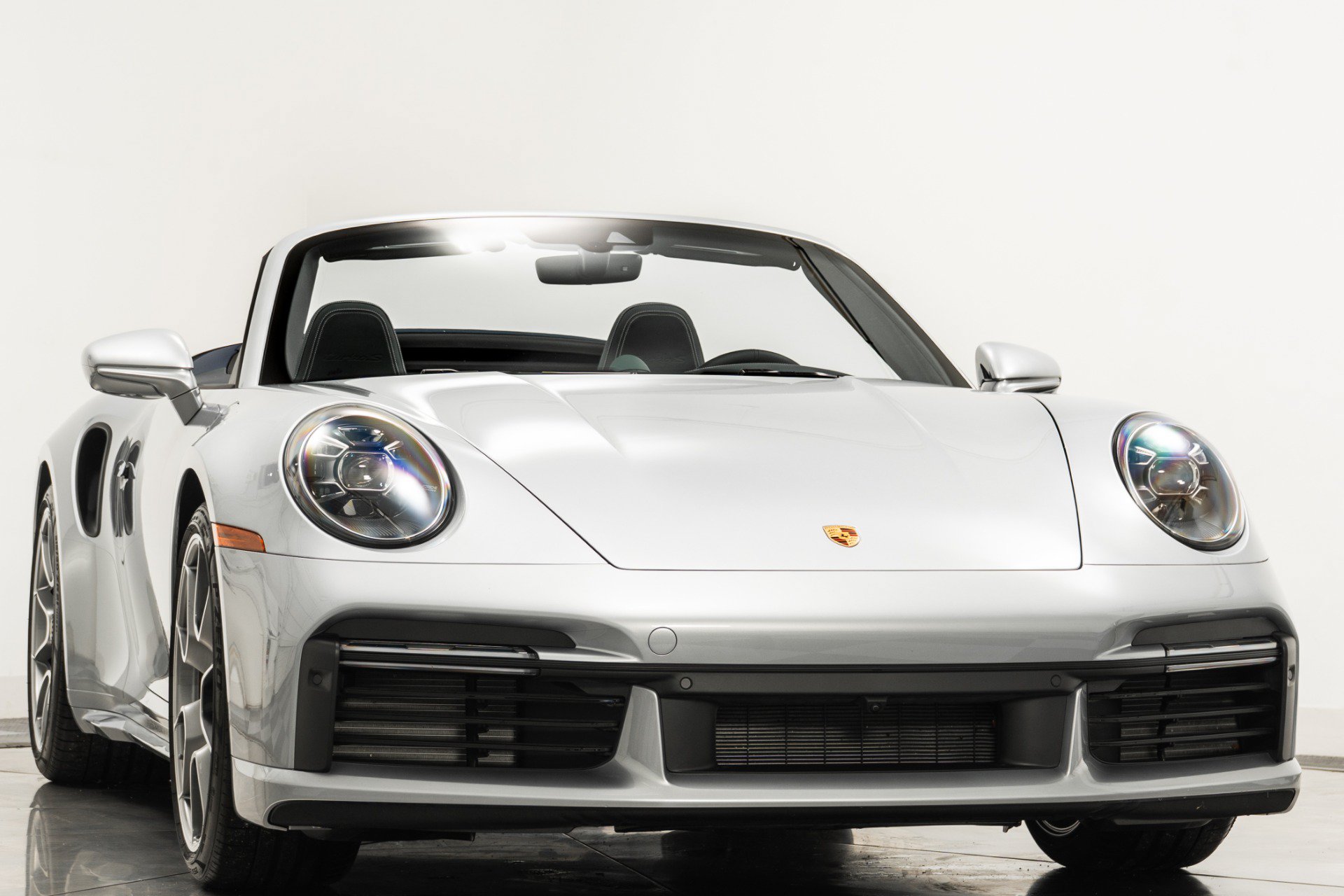 Used 2022 Porsche 911 Turbo S AWD/4WD image 3