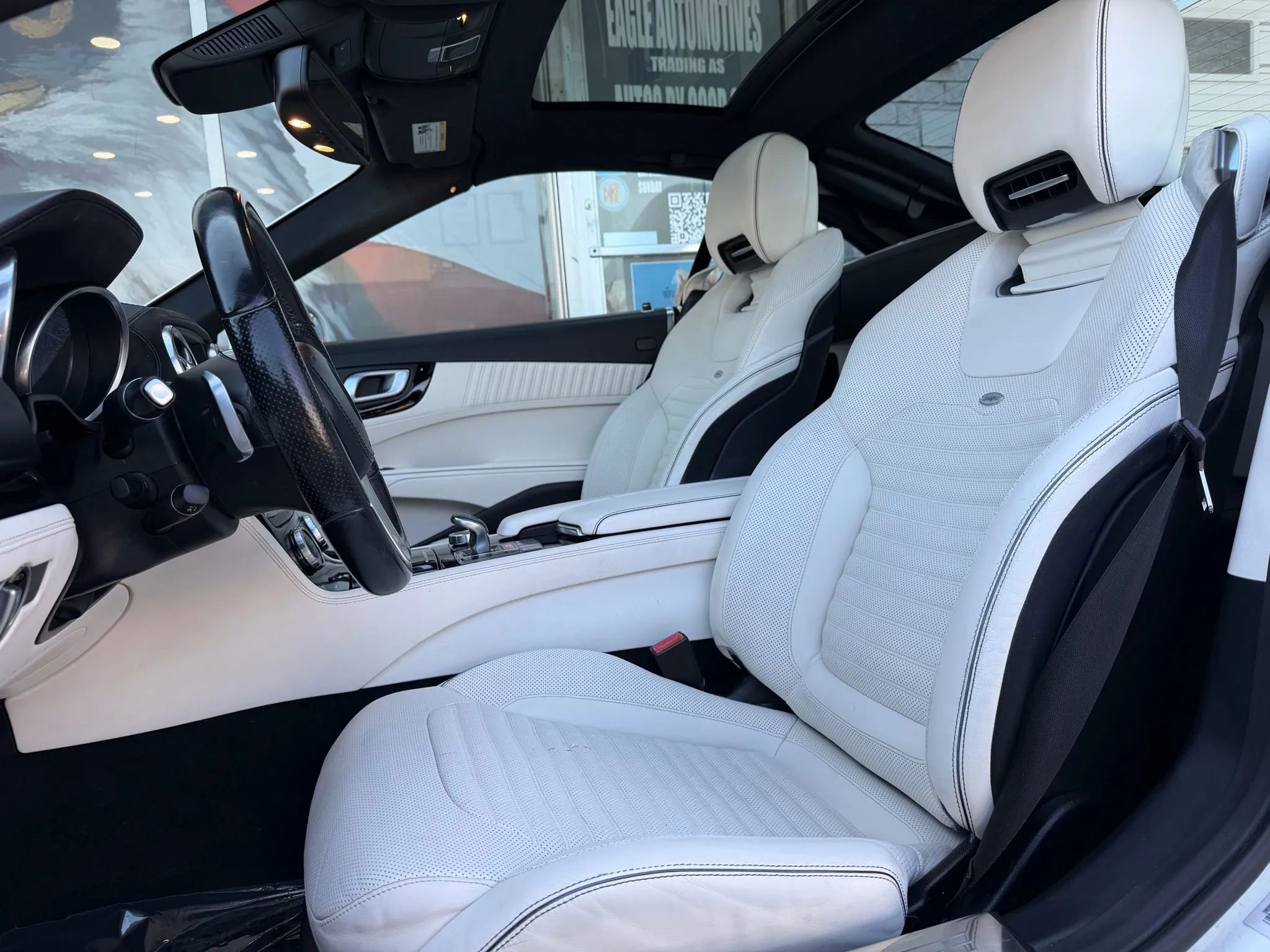 Used 2016 Mercedes-Benz SL 550 w/ Driver Assistance Package image 15