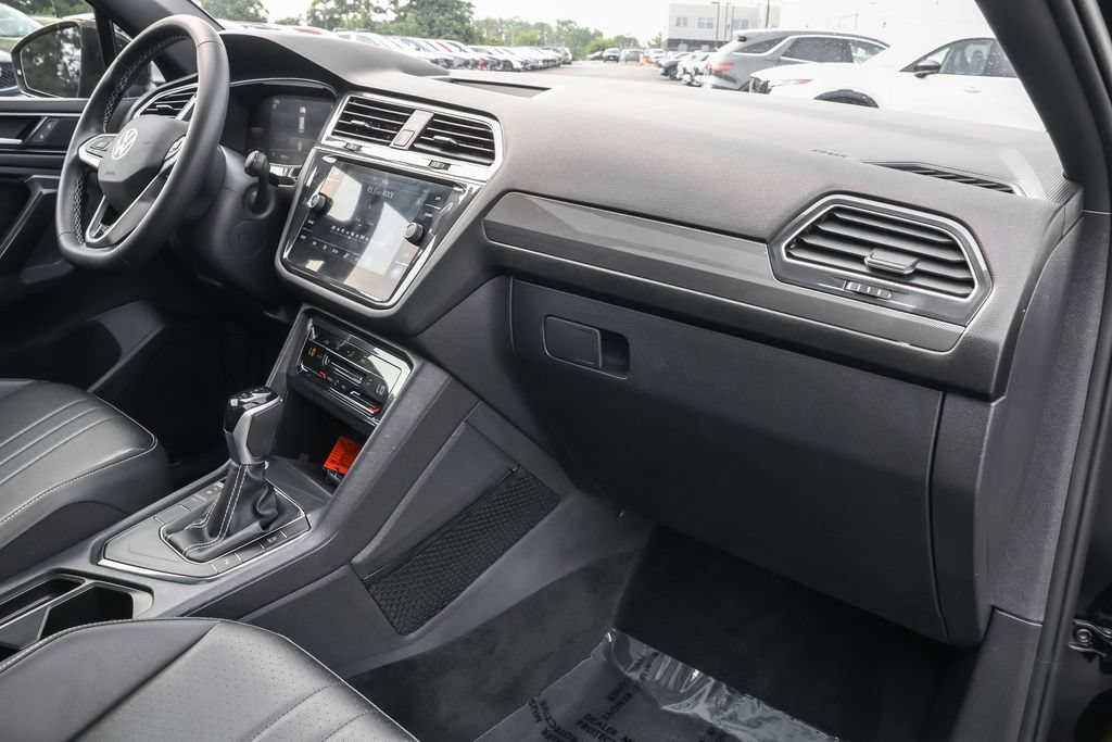 Used 2023 Volkswagen Tiguan SE R-Line FWD image 36