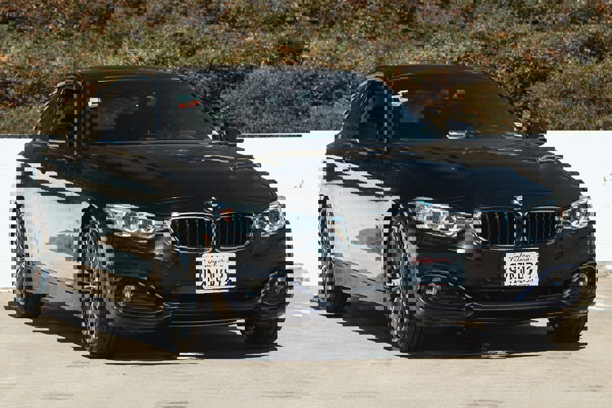 Used 2017 BMW 430i Coupe w/ Driver Assistance Package image 4