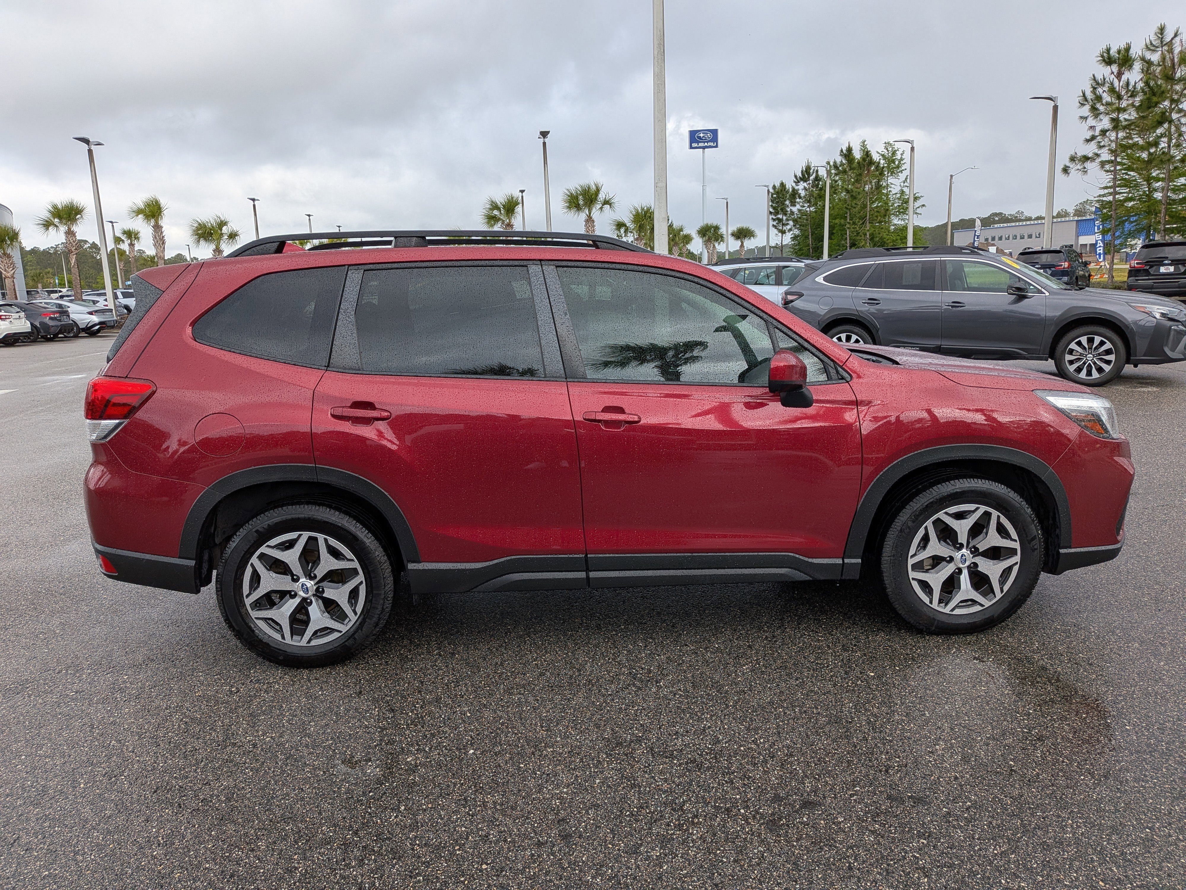 Used 2019 Subaru Forester Premium AWD/4WD image 3