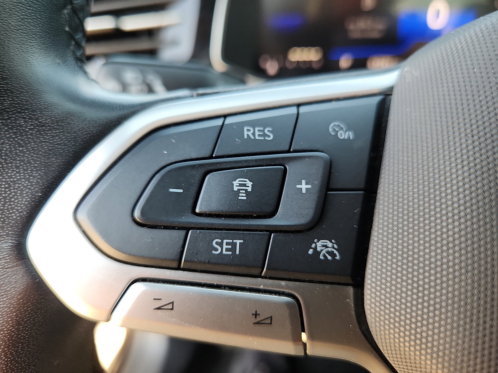 Certified 2025 Volkswagen Jetta Sport FWD image 15