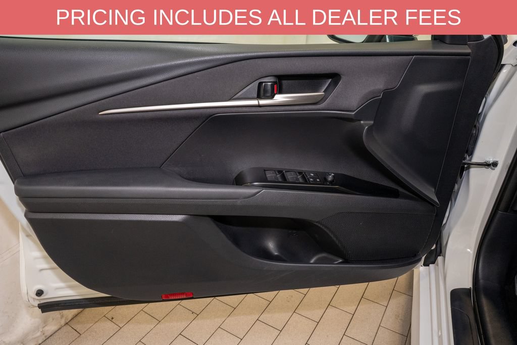 Used 2025 Toyota Camry LE FWD image 11