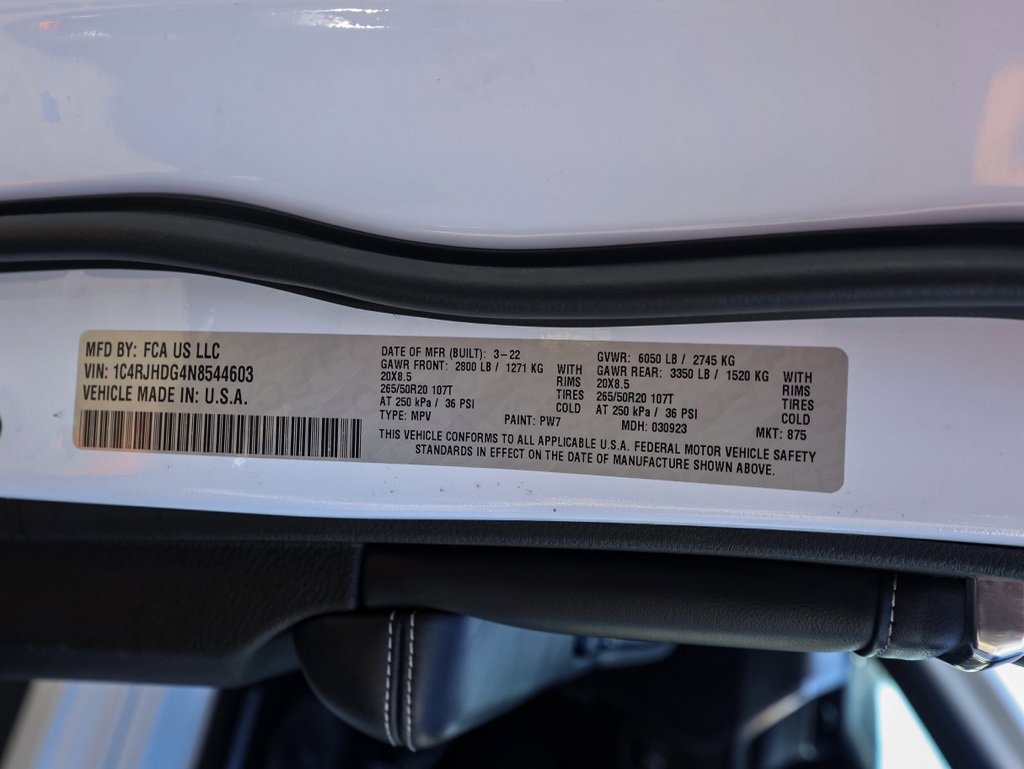 Used 2022 Jeep Grand Cherokee Overland w/ Luxury Tech Group IV image 32