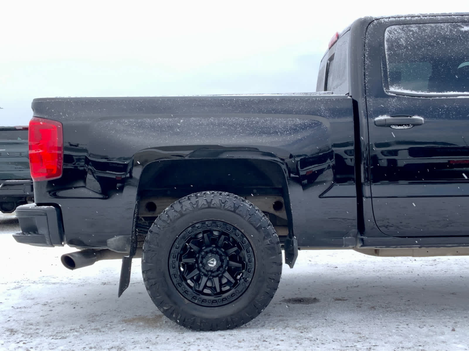 Used 2018 Chevrolet Silverado 1500 High Country image 11