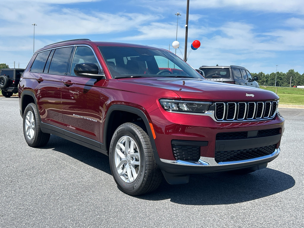 New 2025 Jeep Grand Cherokee L Laredo image 5