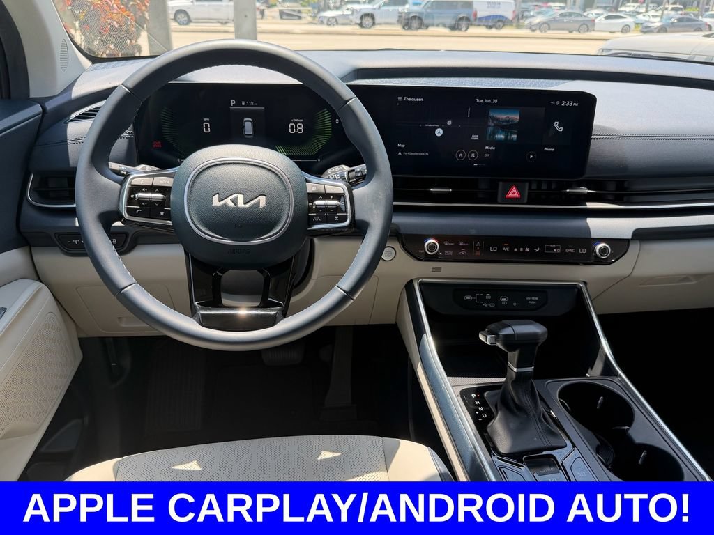 Used 2025 Kia Carnival EX FWD image 17