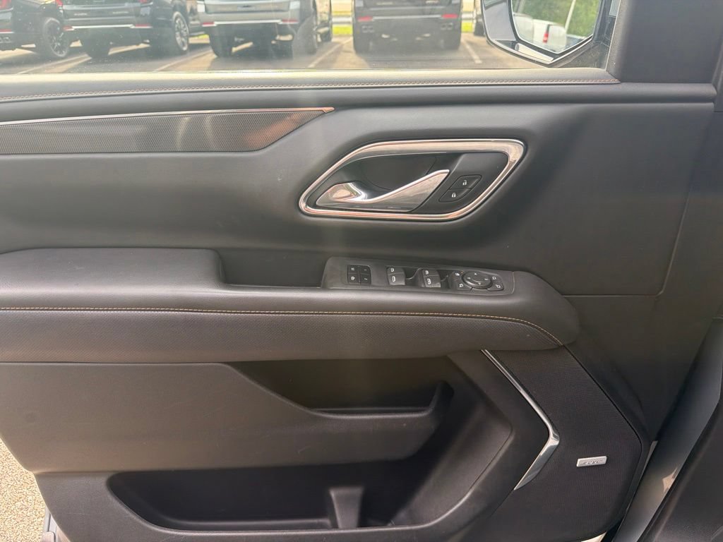 Used 2023 GMC Yukon XL AT4 w/ Technology Package AWD/4WD image 33